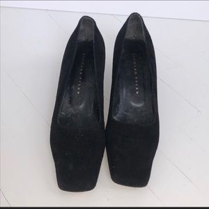 Richard Tyler black suede pumps